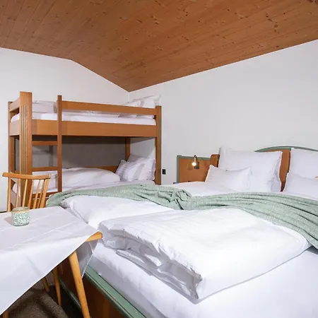 Wiesenau, Prázdninový dům *