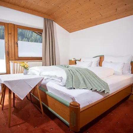 Wiesenau, Prázdninový dům *